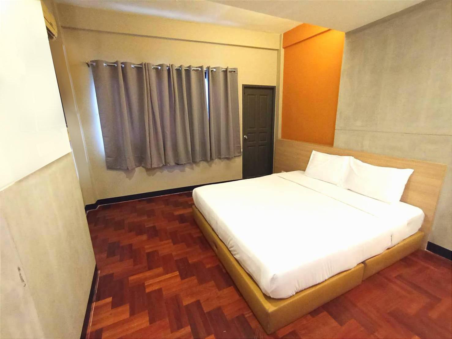 Go Inn Silom Bts Surasak X โกอินน์ สีลม บีทีเอส สถานีสุรศักดิ์ Μπανγκόκ Εξωτερικό φωτογραφία